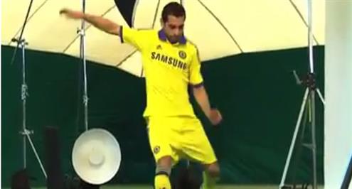 فيديو.. صلاح يشارك نجوم تشيلسي في الإعلان الرسمي لقميص الموسم الجديد